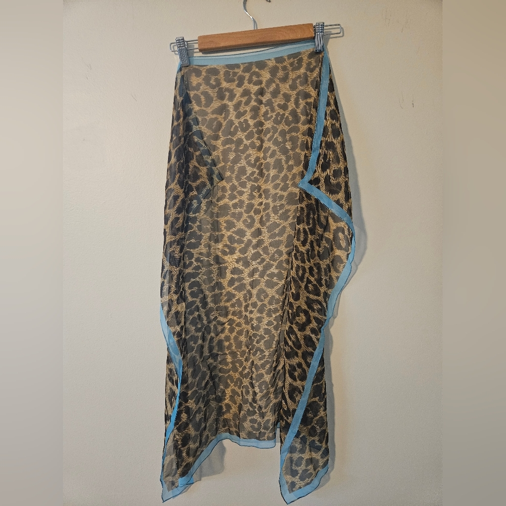 Junko shimada scarf